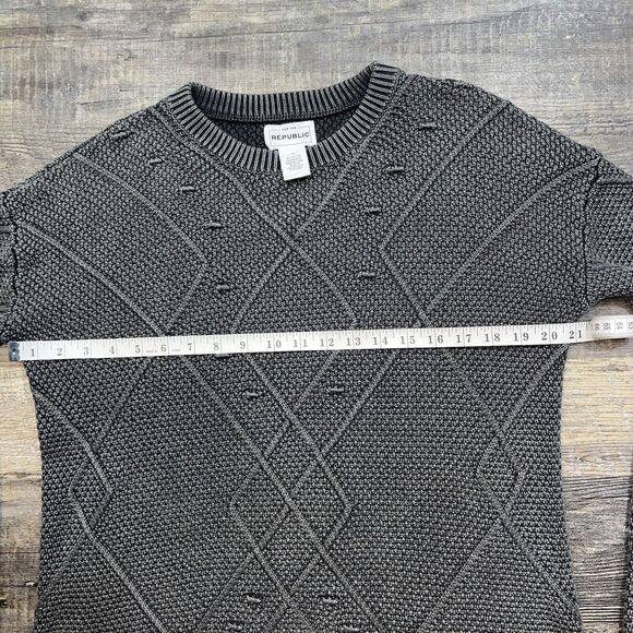 FOR THE REPUBLIC Gray Chunky Knit Sweater Men's Size Small - Picture 6 of 10